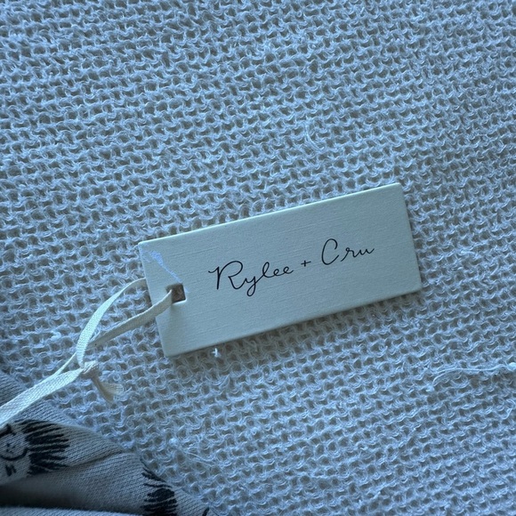 Rylee + Cru NWT Cream Lion Pattern Kids Dress - Picture 5 of 7